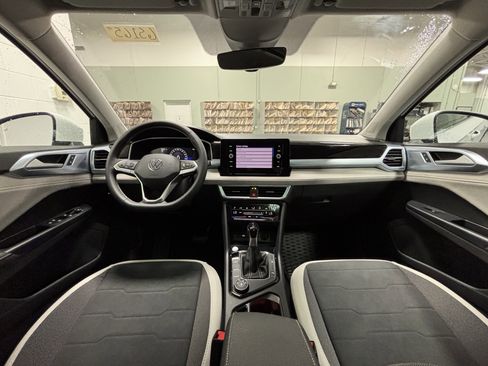 New 2025 Volkswagen Taos SE image 16