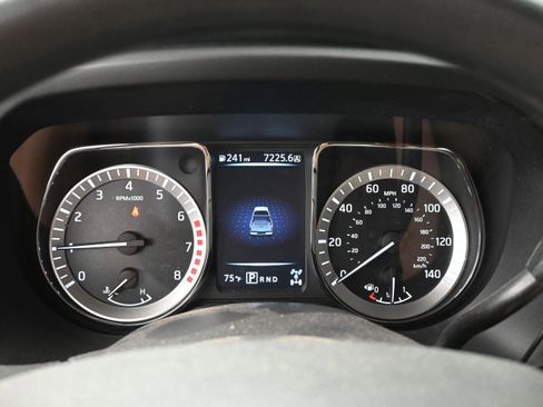 Used 2017 Nissan Titan SV AWD/4WD image 26