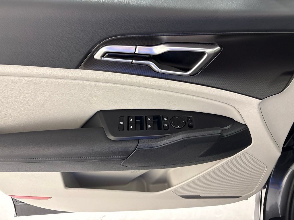 New 2026 Kia Sportage EX FWD image 23