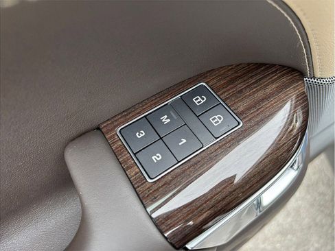 Used 2021 Land Rover Range Rover Sport HSE Silver Edition image 24