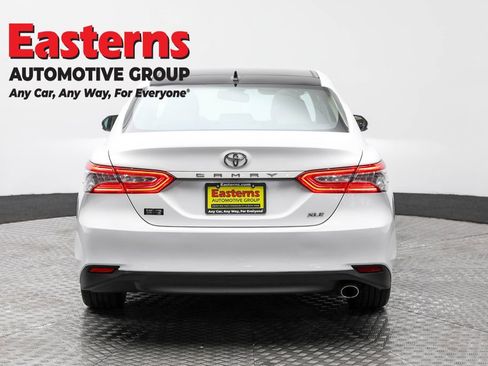 Used 2019 Toyota Camry XLE image 6