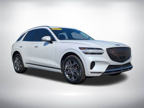 Used 2025 Genesis GV70 2.5T AWD/4WD image 2