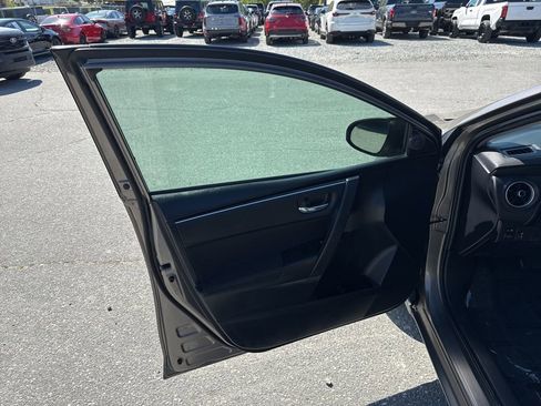 Used 2019 Toyota Corolla LE image 20