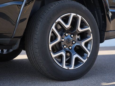 Used 2025 RAM 1500 Laramie AWD/4WD image 34