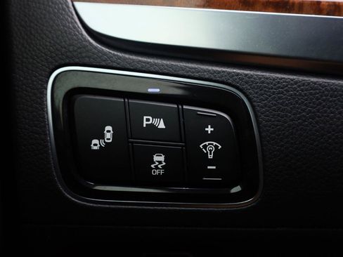 Used 2015 Hyundai Equus Signature RWD image 37