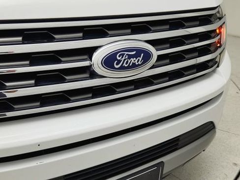 Used 2019 Ford Expedition XLT w/ Equipment Group 201A RWD image 29