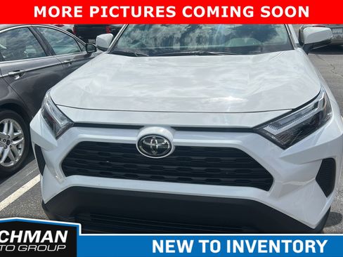 Used 2024 Toyota RAV4 XLE w/ Convenience Package image 3