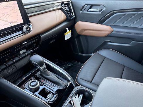 New 2026 GMC Canyon AT4 w/ Technology Plus Package AWD/4WD image 24