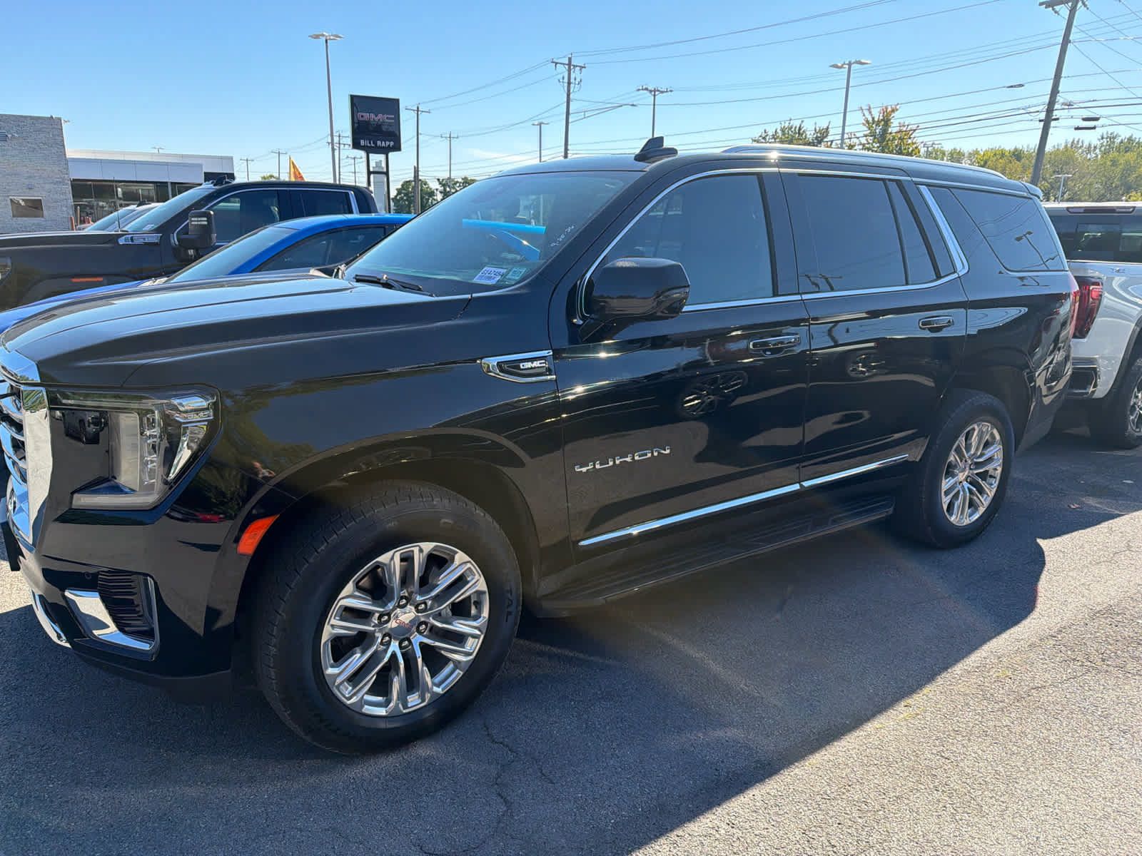 Used 2023 GMC Yukon SLT w/ SLT Premium Package AWD/4WD image 19