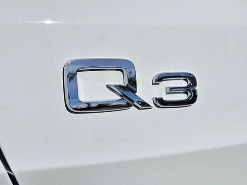 Certified 2025 Audi Q3 2.0T Premium image 28