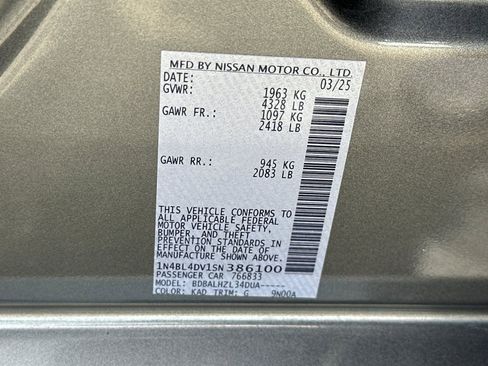 Used 2025 Nissan Altima 2.5 SV FWD image 28