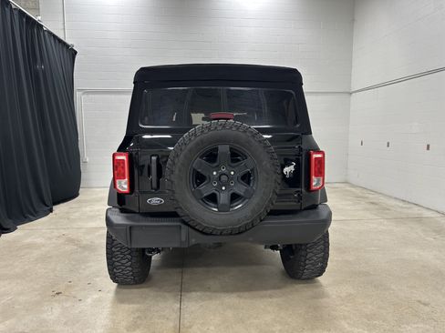 Used 2022 Ford Bronco Black Diamond image 9