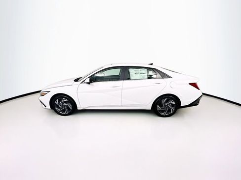 New 2026 Hyundai Elantra Limited image 4