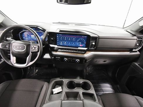 Used 2024 GMC Sierra 3500 SLE w/ SLE Convenience Package image 3