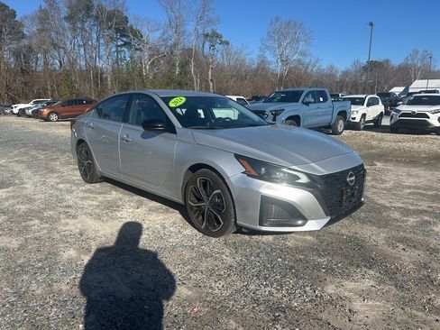 Used 2024 Nissan Altima 2.5 SR image 7