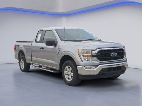 Used 2022 Ford F150 XLT image 2