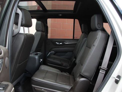 Used 2022 GMC Yukon Denali AWD/4WD image 13
