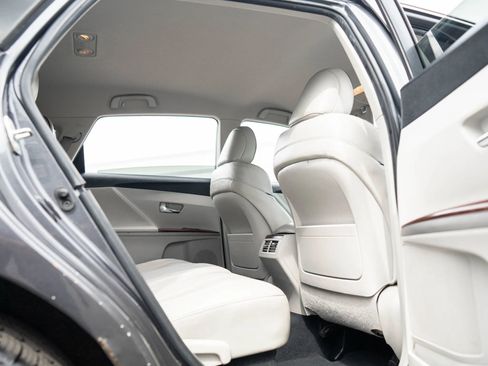 Used 2009 Toyota Venza AWD image 17