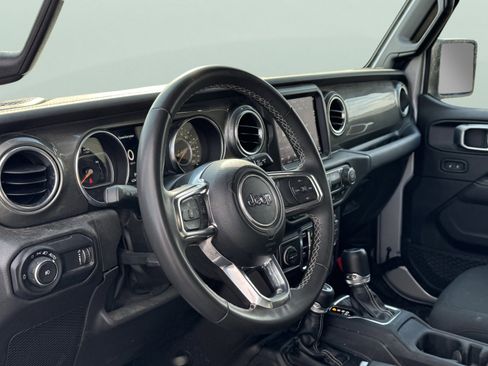 Used 2023 Jeep Wrangler Sahara image 15