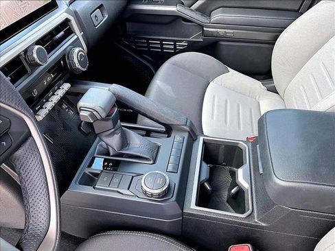 Used 2025 Toyota Tacoma TRD Sport image 15