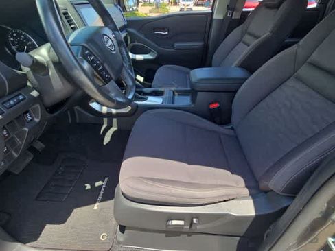 Used 2024 Nissan Frontier SV w/ SV Convenience Package RWD image 15