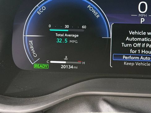 Used 2025 Toyota Sienna Platinum FWD image 22