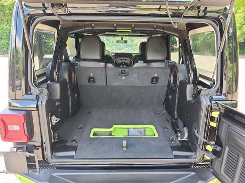 Used 2021 Jeep Wrangler Unlimited Sahara AWD/4WD image 27
