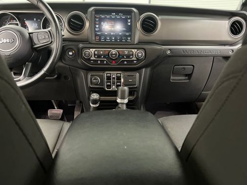 Used 2022 Jeep Wrangler Unlimited Sport image 35