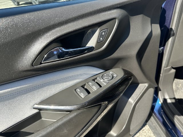 Used 2024 Chevrolet Trax LT w/ Driver Confidence Package FWD image 24