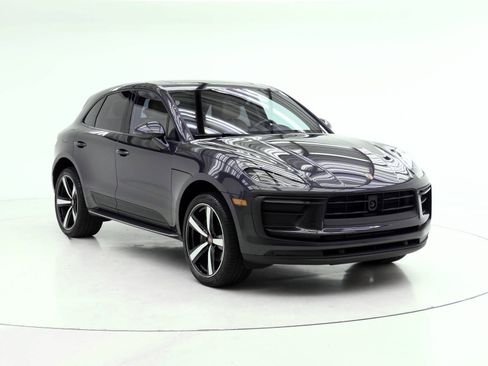 Used 2026 Porsche Macan AWD/4WD image 9