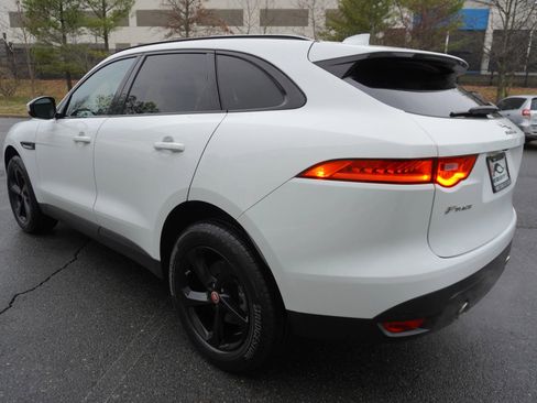 Used 2017 Jaguar F-PACE Premium image 5