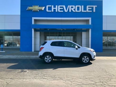 Used 2022 Chevrolet Trax LS w/ Tint and Cruise Package image 6