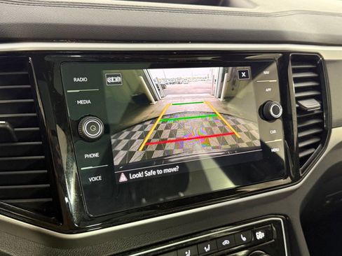 Used 2022 Volkswagen Atlas Cross Sport SEL R-Line image 26