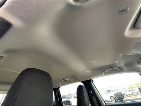 Used 2023 Jeep Renegade Latitude image 17