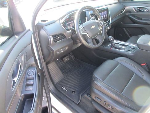 Used 2021 Chevrolet Traverse Premier image 14
