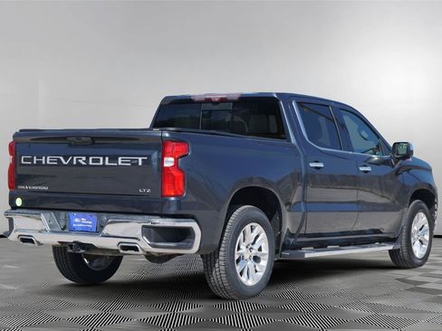 Used 2020 Chevrolet Silverado 1500 LTZ w/ LTZ Premium Package AWD/4WD image 5