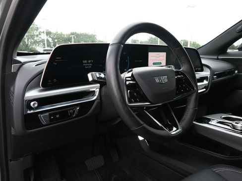 Used 2025 Cadillac Lyriq Luxury RWD image 18