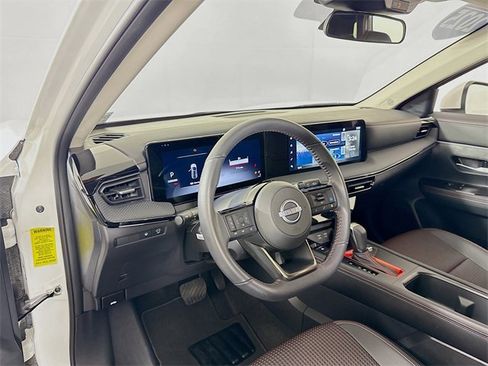 Certified 2025 Nissan Kicks SR image 7