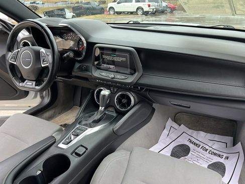 Used 2018 Chevrolet Camaro SS image 26
