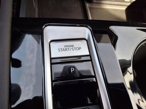Used 2024 Volkswagen Atlas Peak Edition SE AWD/4WD image 35