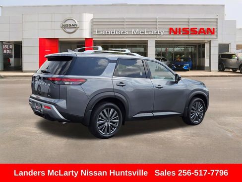 Used 2025 Nissan Pathfinder SL w/ SL Premium Package FWD image 3