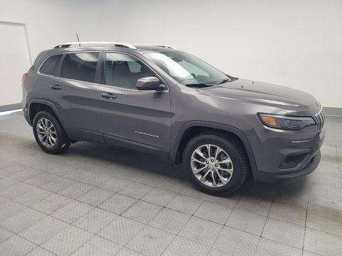 Used 2019 Jeep Cherokee Latitude Plus w/ Cold Weather Group FWD image 11