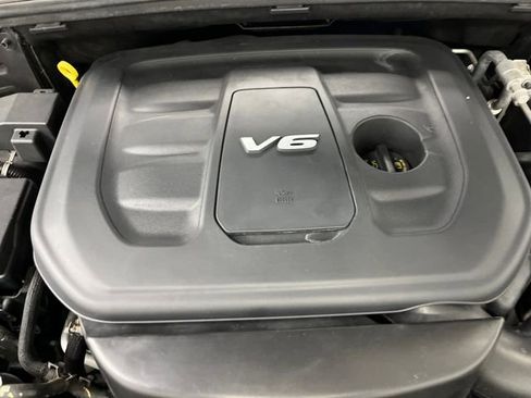 Used 2019 Jeep Grand Cherokee Laredo image 31