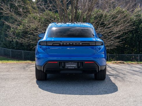 New 2026 Porsche Macan 4 Electric AWD/4WD image 6