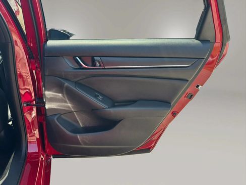 Used 2020 Honda Accord Sport image 17