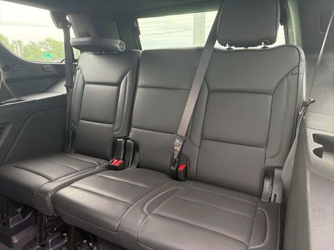 Used 2025 GMC Yukon Denali AWD/4WD image 19