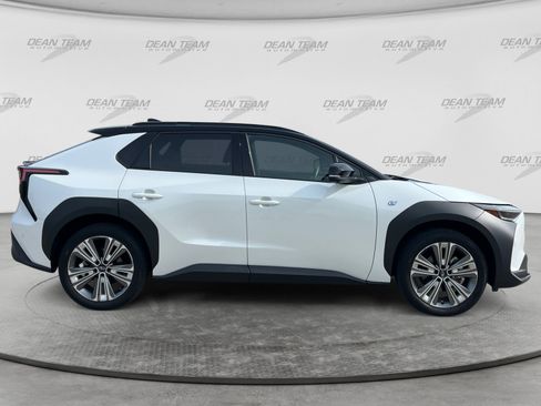 Used 2023 Subaru Solterra AWD image 8