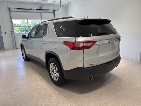 Used 2021 Chevrolet Traverse LT image 4
