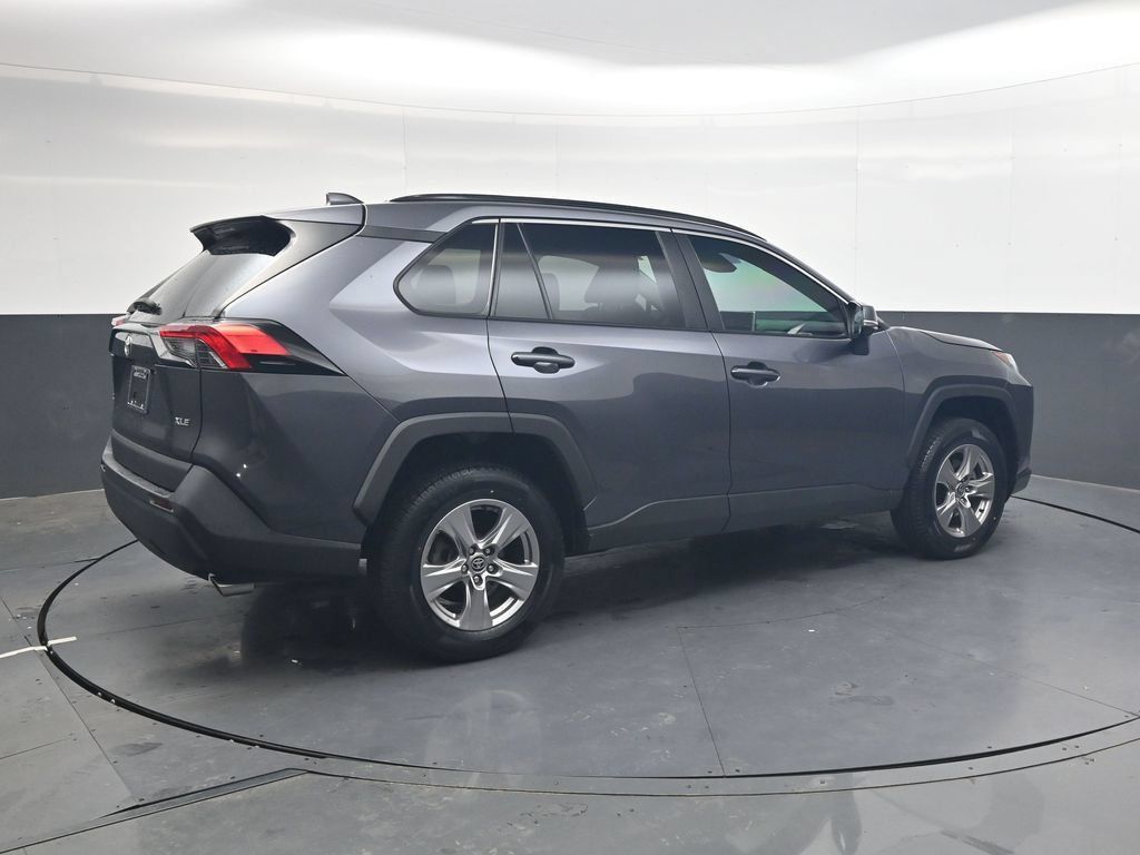 Used 2023 Toyota RAV4 XLE FWD image 4