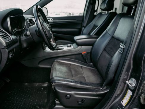 Used 2020 Jeep Grand Cherokee Altitude image 17